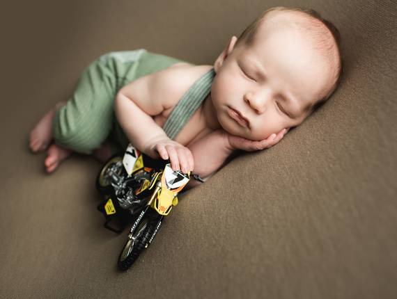 NEWBORN de GUSTAV - NEWBORN