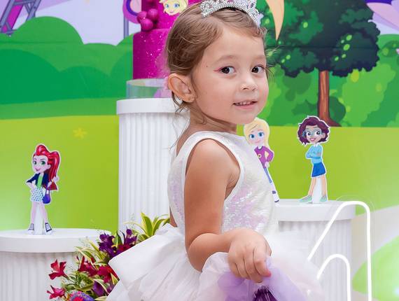 Festas Infantis de Aniversário infantil   No Mundo da Polly: Os 4 anos da Betina