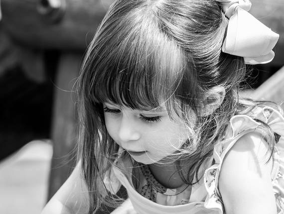 Bebês e Crianças de Pic-nic na pracinha