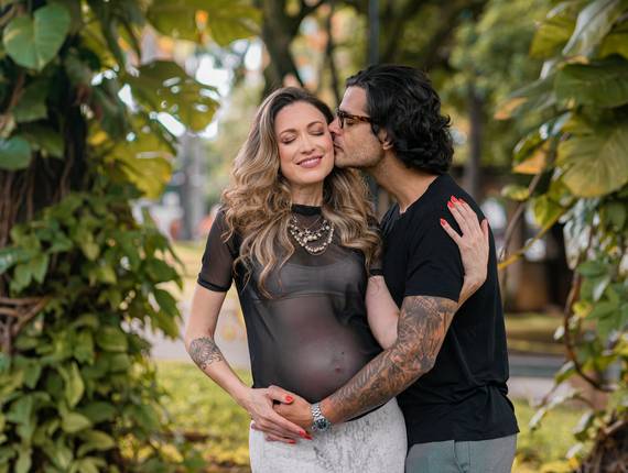 GESTANTE de ESTHER À ESPERA DE RUTH