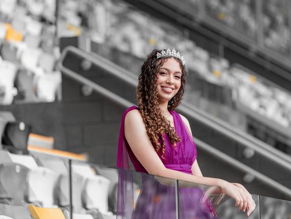 FEMININO de JULIA • 15 ANOS