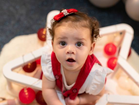 Ensaio infantil de Olívia e as luzes