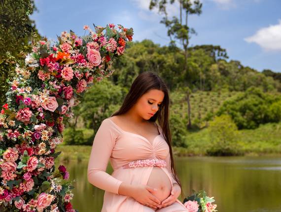 Gestante de À espera da Helloá