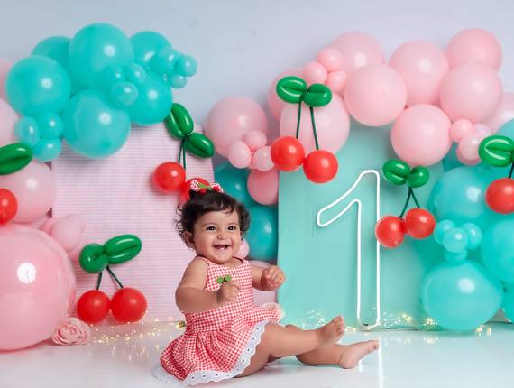 Smash the Cake de Destruindo o bolo com Maria 🍒