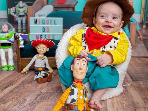 CRIANÇAS  de MIGUEL 3 MESES