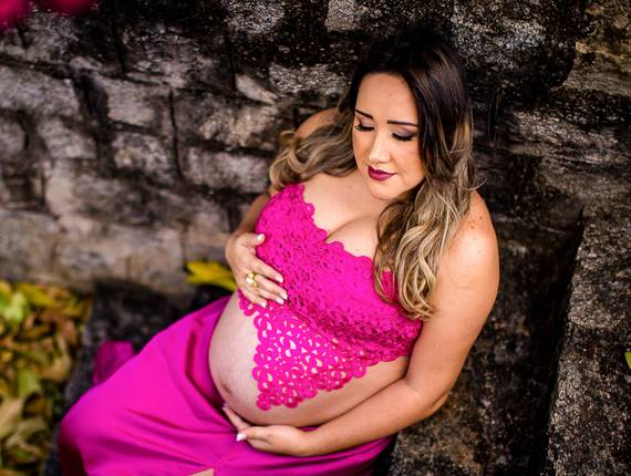 Gestante de Ensaio gestante de Scheylla