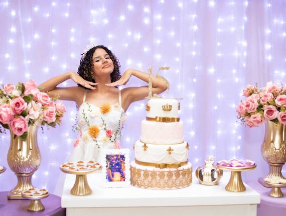 Debutante  de Giovana comemora seus 15 anos cercada de muito amor ...