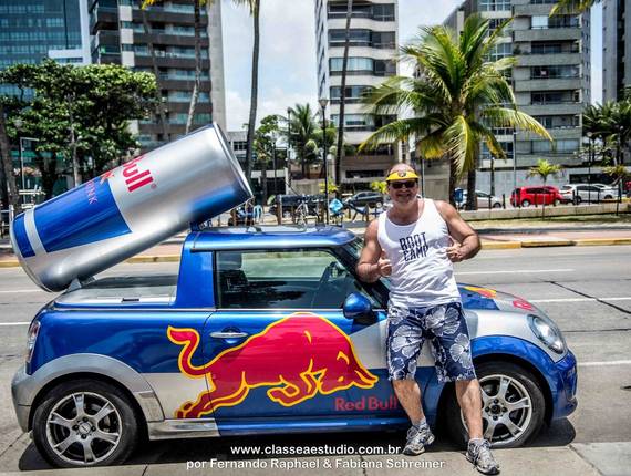 Eventos de Ação de marketing com a academia Top Fit & Red Bull