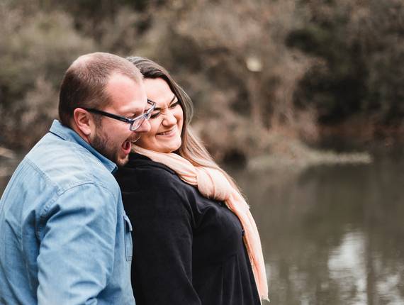 Casal de Pré Wedding no campo