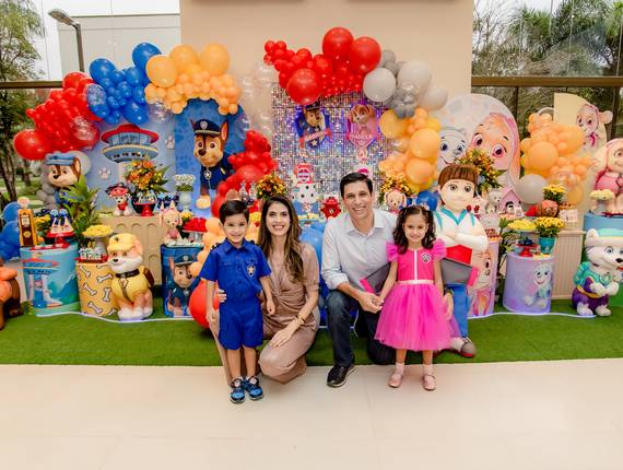 Aniversário de 4 Aninhos dos Gêmeos Gabriel e Isabela