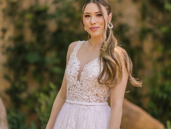 Noivas de Vestido Kariane com saia de tule