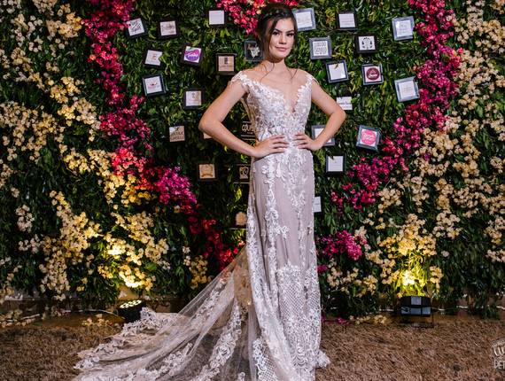 Noivas de Vestido Flora