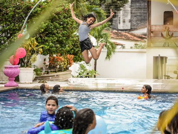 Aniversário de Pool party da  Lara