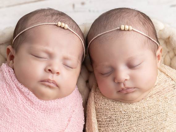 Newborn de Gêmeas Clarice e Helena