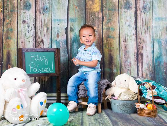 Ensaio de Páscoa de Caio na expectativa da chegada do coelhinho