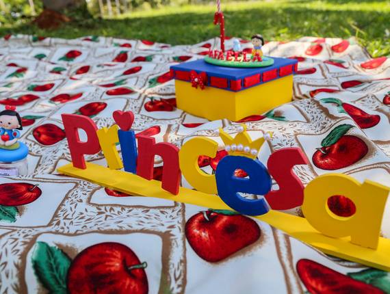 Infantil de Smash The Cake da Rafaella