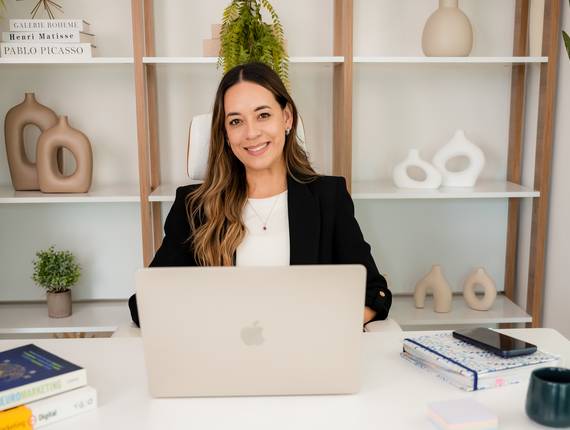 Perfil Corporativo de Ensaio Corporativo Carol