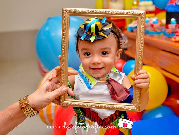 Hora de comemorar de 1° aninho de Heitor e Helena