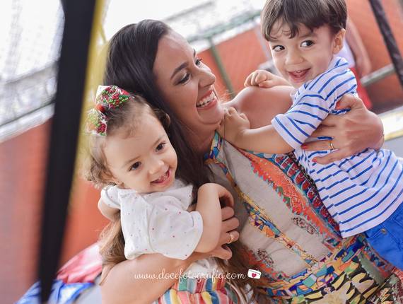 Hora de comemorar de Aniversário Heitor e Helena