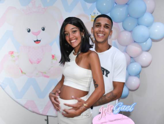 Gestante de Chá Revelação do bebê da Gabriela e do Gabriel