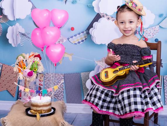 FESTA INFANTIL de Maria Fernanda - Festa Julina no estúdio