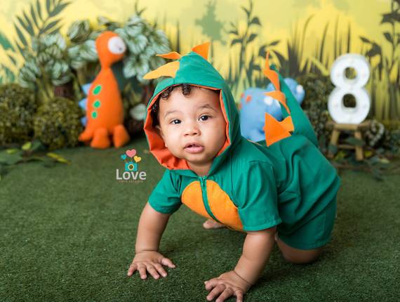 Acompanhamento mensal menino de JHOSHUA 8 MESES - ENSAIO DINO
