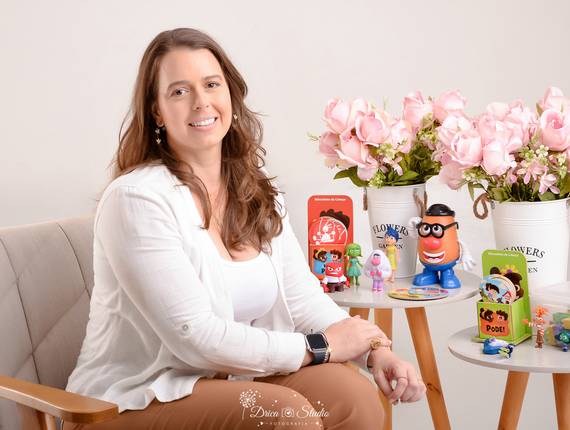 Perfil Profissional  de Leticia - Ensaio Profissional