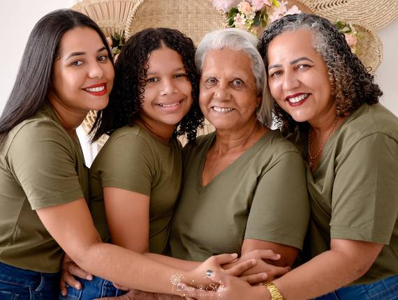 Ensaio família  de  Leusvânia e Familia 