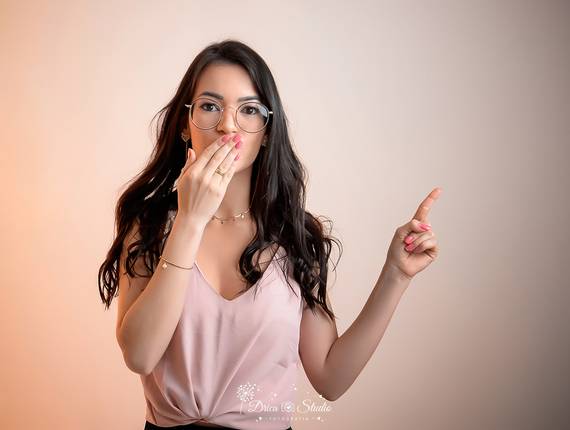 Perfil Profissional  de Raiane - fotos publicidade 