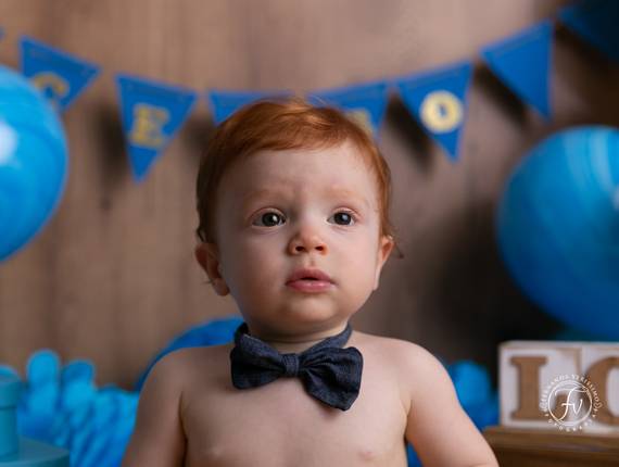 Smash the Cake de Um ruivo amassando o bolo