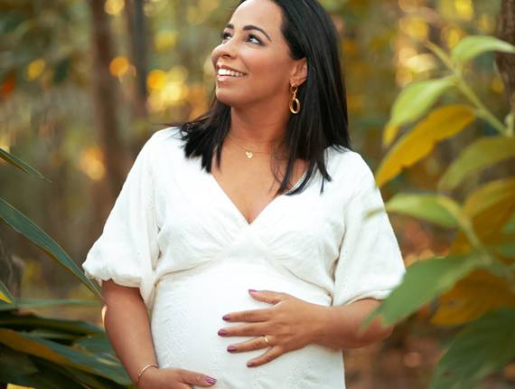 Gestante de Esperando Alice