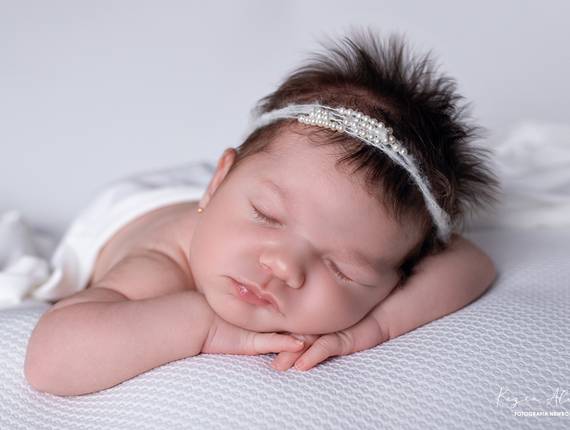 NEWBORN de NEWBORN LAURA