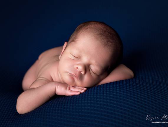 NEWBORN de NEWBORN BENJAMIN ARAUJO