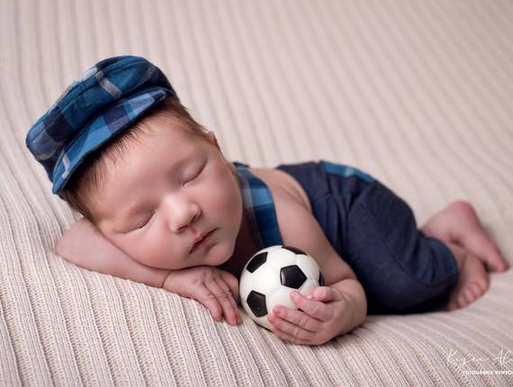 NEWBORN de NEWBORN JOÃO PEDRO