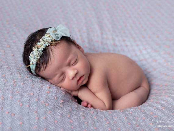 NEWBORN de NEWBORN HELENA FERNANDES