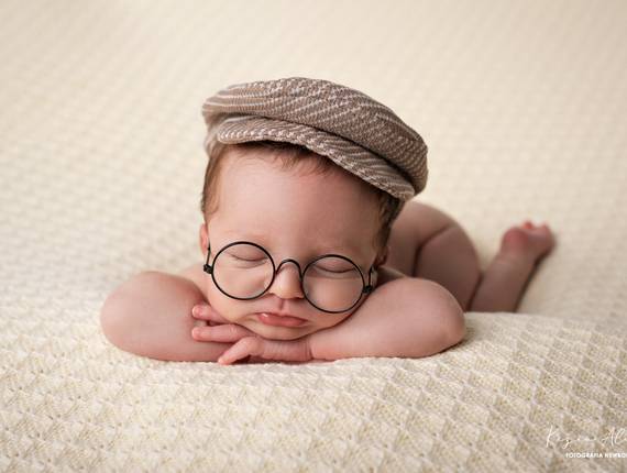 NEWBORN de NEWBORN VINÍCIUS LOPES