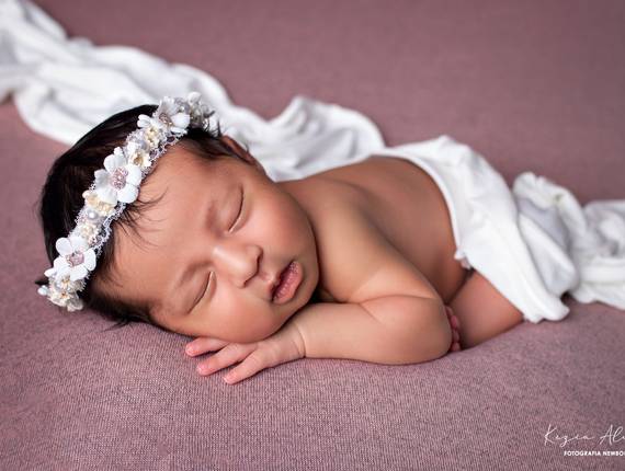 NEWBORN de NEWBORN íSIS