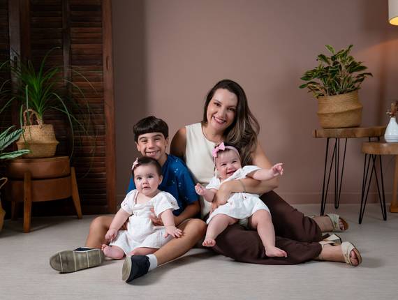 Família de Sessão mães - Marcella, Mateus, Louise e Melissa