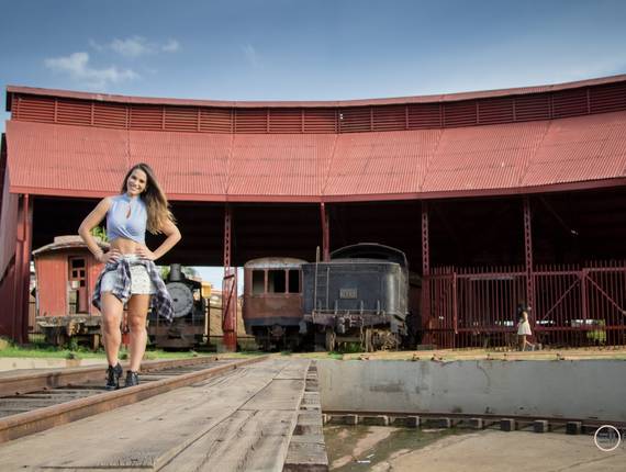 Ensaio Feminino de DÉBORA ANGELI