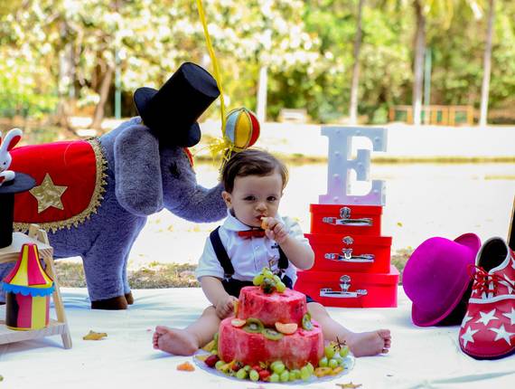 Ensaios infantis de Ensaio smash the fruit do pequeno Enzo