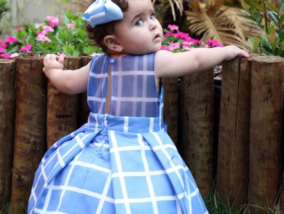 Festas Infantis de Flores e cores no jardim da Helena