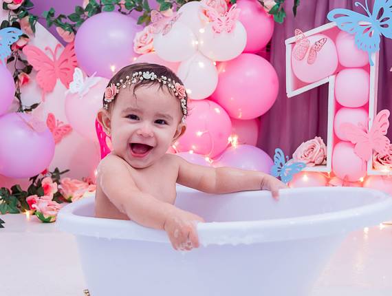 SMASH THE CAKE de Aurora - 1 ano