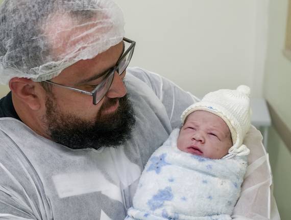 Parto Cesárea de Nascimento Yan