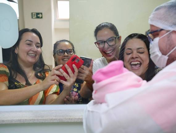 Parto Cesárea de Nascimento Ana Laura