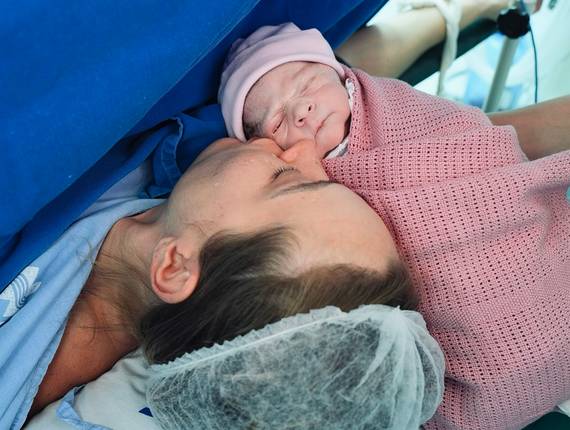 Parto Cesárea de Nascimento Alice