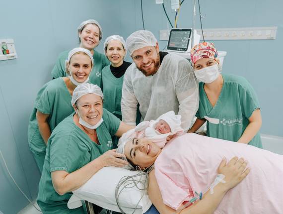 Parto Cesárea de Nascimento Cecília