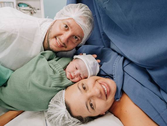 Parto Cesárea de  Nascimento Henrique