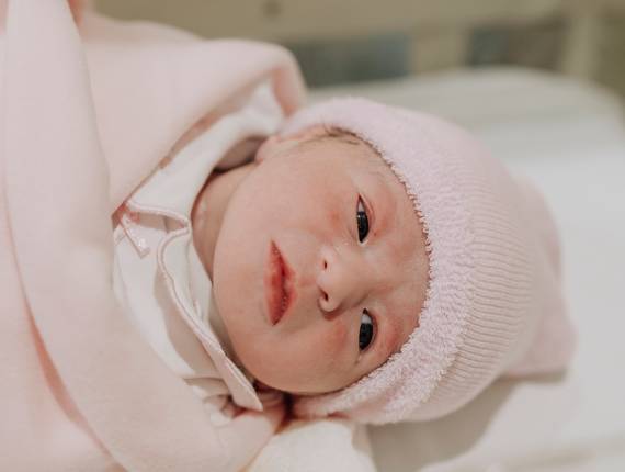 Parto Cesárea de Nascimento Alice