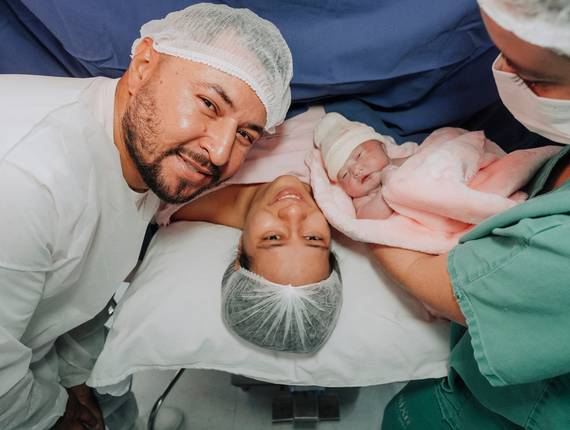 Parto Cesárea de  Nascimento Antonella