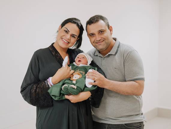 Parto Cesárea de Nascimento Anthony